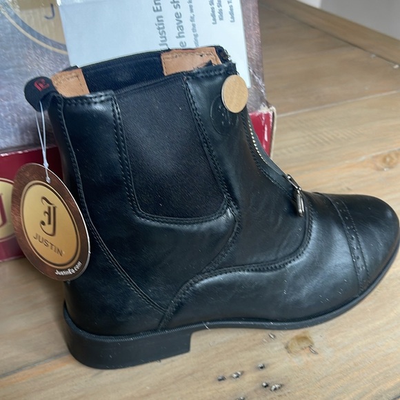 New in box with tags Justin English riding boots for kids - Picture 3 of 11